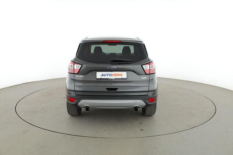 Gebraucht Ford Kuga Titanium 150 PS (110 kW) 2018 Grau SUV