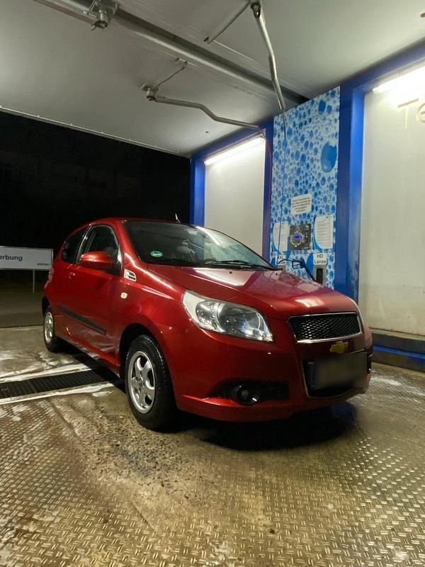 Gebraucht Chevrolet Aveo 84 PS (61 kW) 2008 Rot Kleinwagen