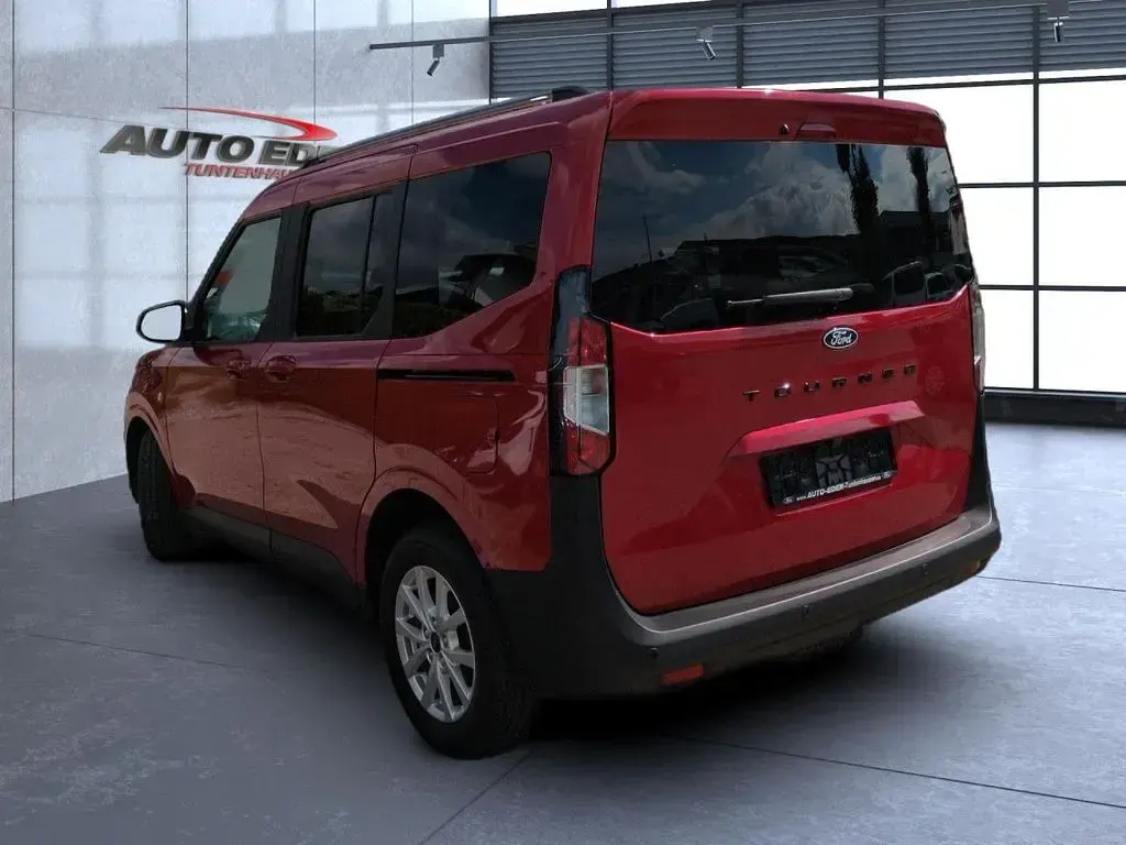 Neu Ford Tourneo Courier Titanium 125 PS (91 kW) 2026 Solar silver Van / Kleinbus