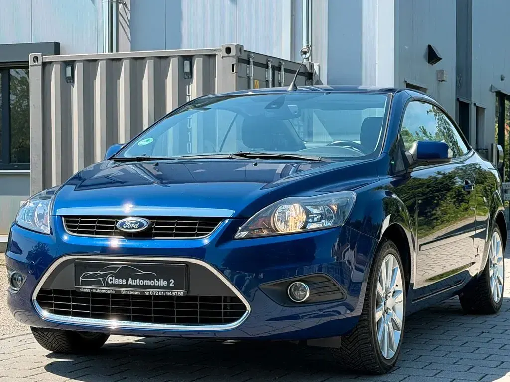 Gebraucht Ford Focus Cabriolet Titanium 145 PS (106 kW) 2009 Blau Cabrio