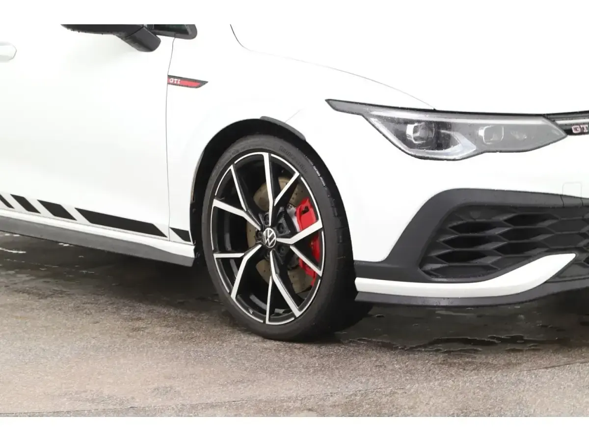 Second-hand VW Golf VIII GTI 300 CP (220 kW) 2024 Berlinǎ