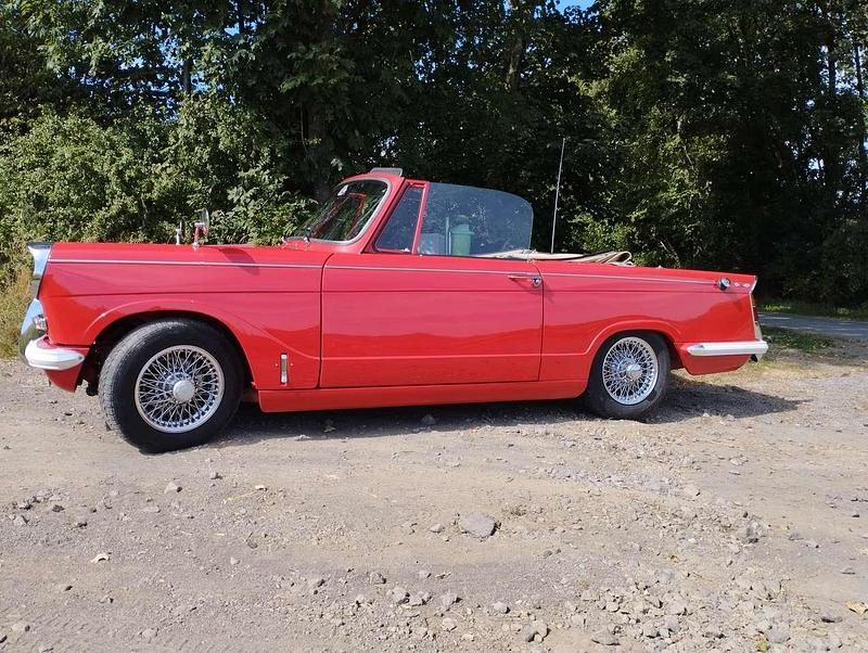 Rot Gebraucht 1965 Triumph Herald Cabrio | 16.900 € - Bild 1/4