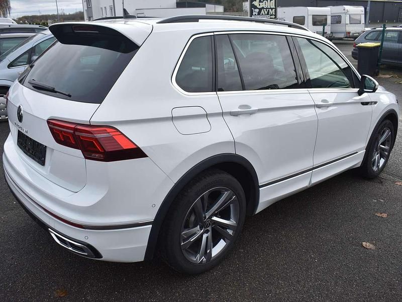 Gebraucht VW Tiguan R-line 150 PS (110 kW) 2021 Pure white SUV