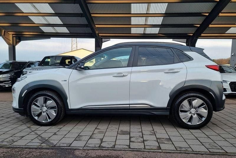 Gebraucht Hyundai Kona Premium 150 kW (204 PS) 2021 Weiß SUV