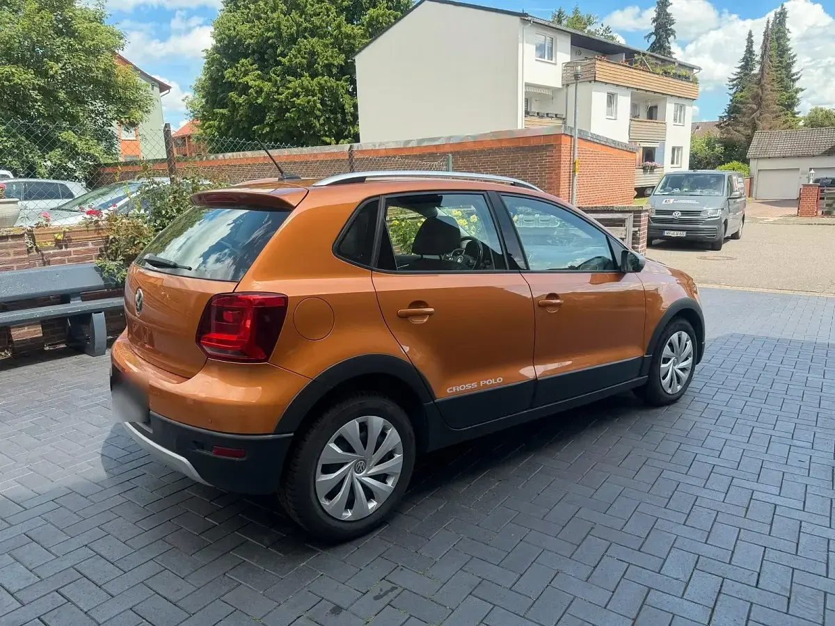 Gebraucht VW Polo Cross 90 PS (66 kW) 2016 Orange Kleinwagen