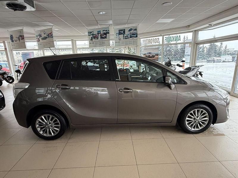 Gebraucht Toyota Verso Edition-S 111 PS (81 kW) 2016 Gold Van / Kleinbus