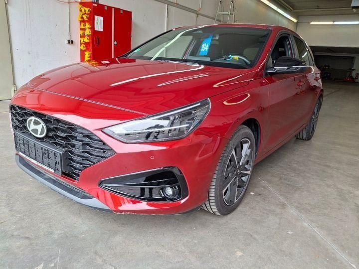 Rot Gebraucht 2024 Hyundai i30 Advantage Limousine | 20.450 € (Guter Preis) - Bild 1/4