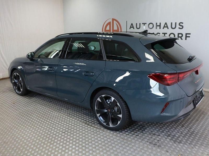 Neu Cupra Leon 150 PS (110 kW) 2025 Blau Limousine