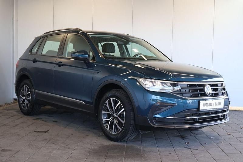Gebraucht VW Tiguan Life 150 PS (110 kW) 2022 Blau SUV