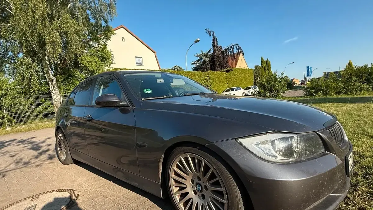 Gebraucht BMW 320 150 PS (110 kW) 2005 Grau Limousine