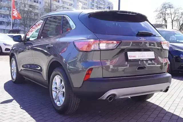 Gebraucht Ford Kuga Titanium 150 PS (110 kW) 2022 Grau SUV
