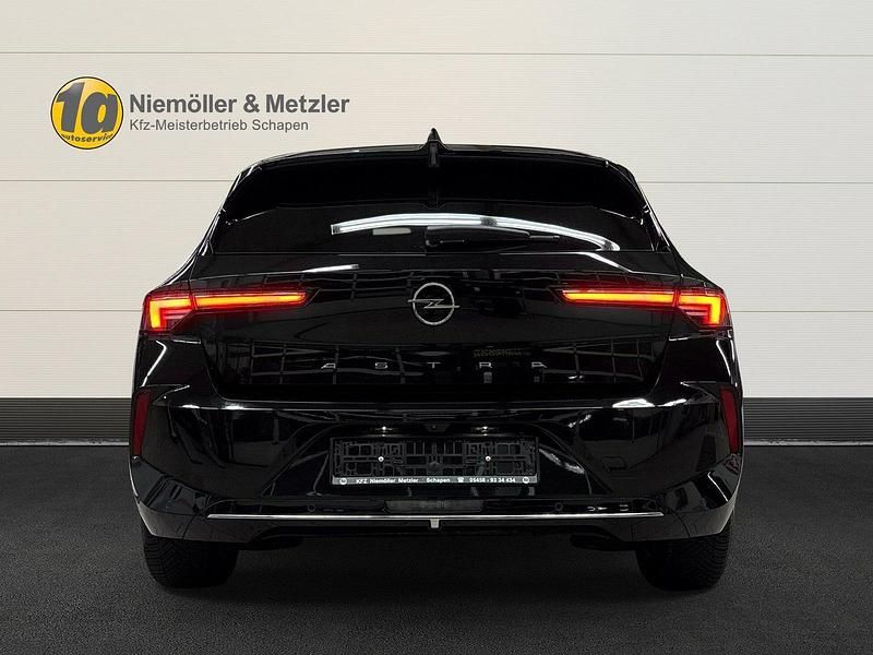 Gebraucht Opel Astra 131 PS (96 kW) 2023 Schwarz Limousine