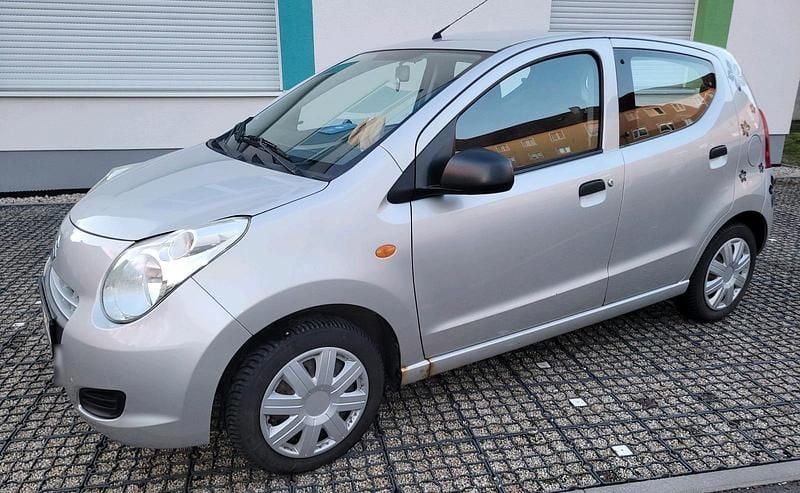 Gebraucht Suzuki Alto 68 PS (50 kW) 2011 Silber Kleinwagen