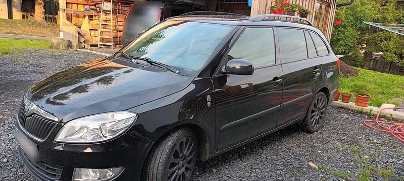Schwarz Gebraucht 2012 Skoda Fabia Kombi | 1.750 € (Superpreis) - Bild 1/4