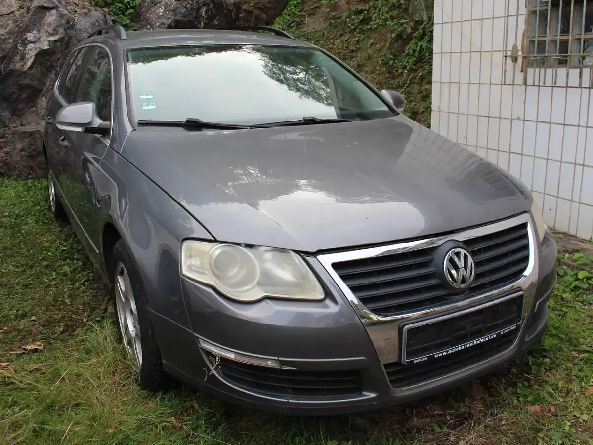 Gebraucht VW Passat Trendline 140 PS (102 kW) 2005 Grau Kombi