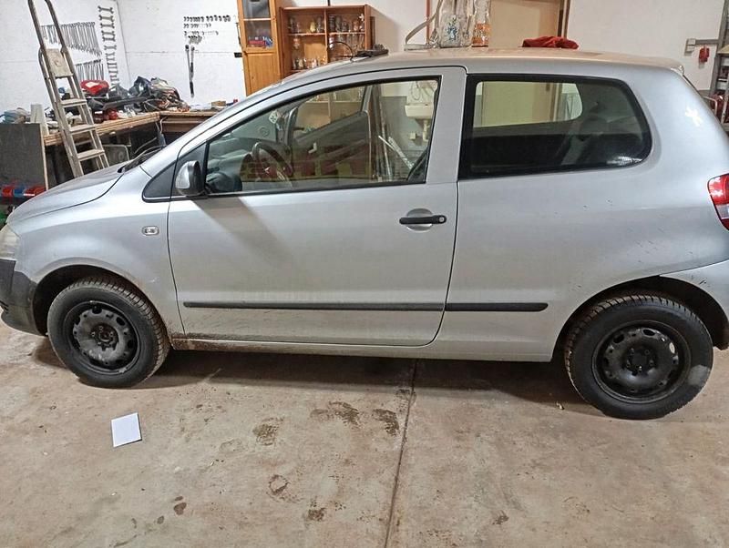 Usata VW Fox 54 CV (39 kW) 2005 Grigio Utilitaria