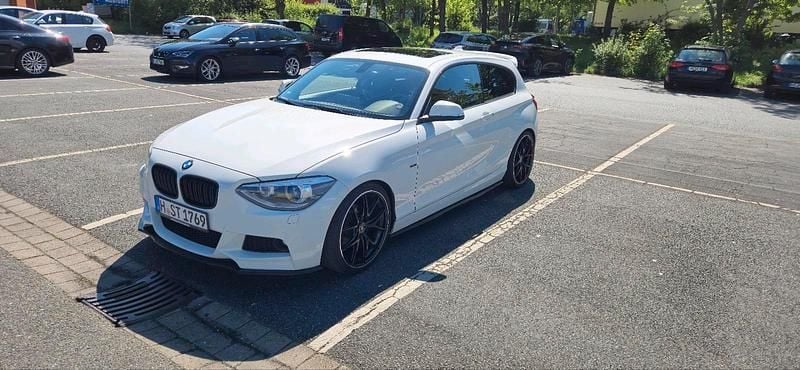 Weiß Gebraucht 2013 BMW 116 M Sport Kleinwagen | 10.100 € (Fairer Preis) - Bild 1/4
