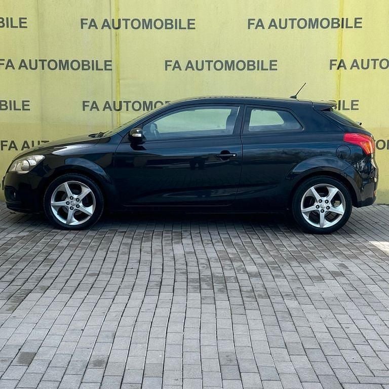 Second-hand Kia ProCeed 116 CP (85 kW) 2008 Negru Hatchback