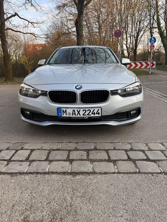 Gebraucht BMW 318 150 PS (110 kW) 2016 Silber Kombi