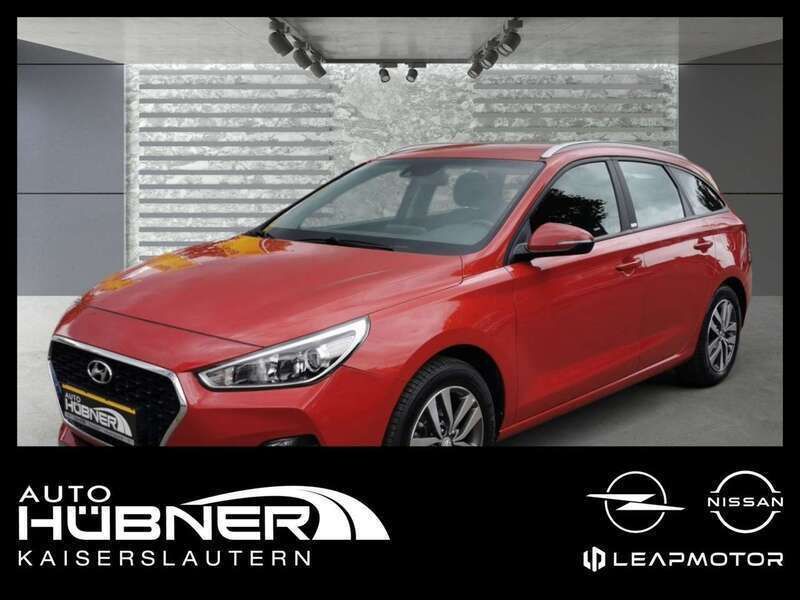 Fiery red / mic Gebraucht 2020 Hyundai i30 Trend Kombi | 15.990 € (Fairer Preis) - Bild 1/4