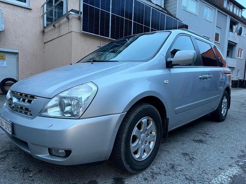 Gebraucht Kia Carnival 185 PS (136 kW) 2009 Silber Van / Kleinbus