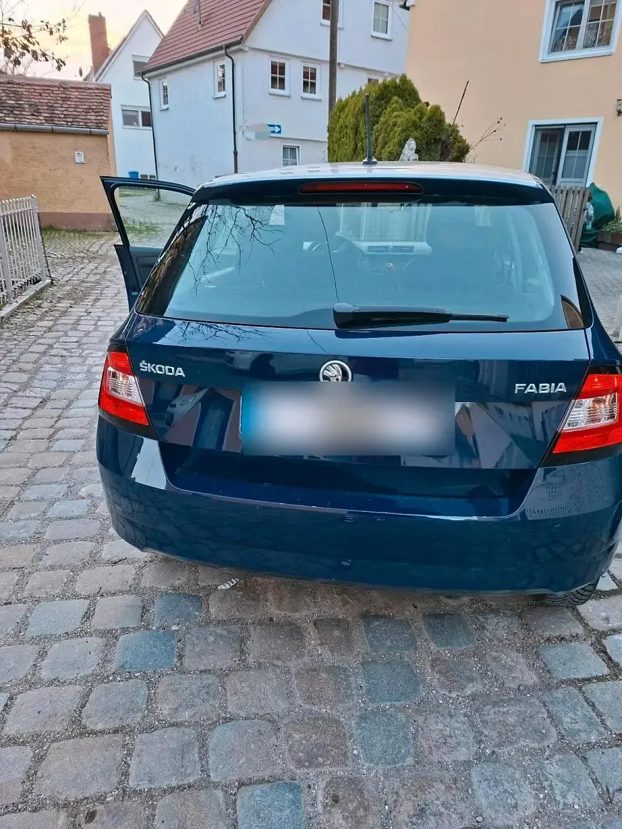 Gebraucht Skoda Fabia 60 PS (44 kW) 2017 Blau Kleinwagen