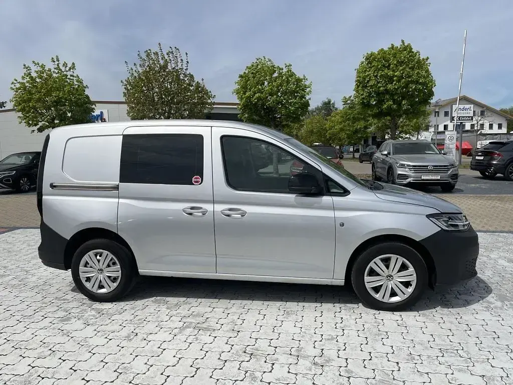 Usata VW Caddy 122 CV (89 kW) 2022 Argento Monovolume