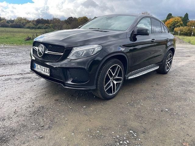Schwarz Gebraucht 2018 Mercedes GLE350 Coupé | 39.900 € (Guter Preis) - Bild 1/4