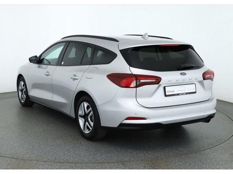 Używany Ford Focus 120 KM (88 kW) 2022 Srebrny Kombi
