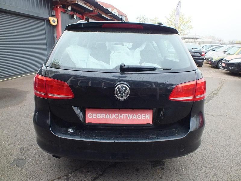 Gebraucht VW Passat 122 PS (89 kW) 2014 Schwarz Kombi