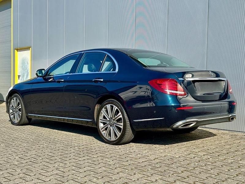 Gebraucht Mercedes E200 Exclusive 184 PS (135 kW) 2017 Grün Limousine