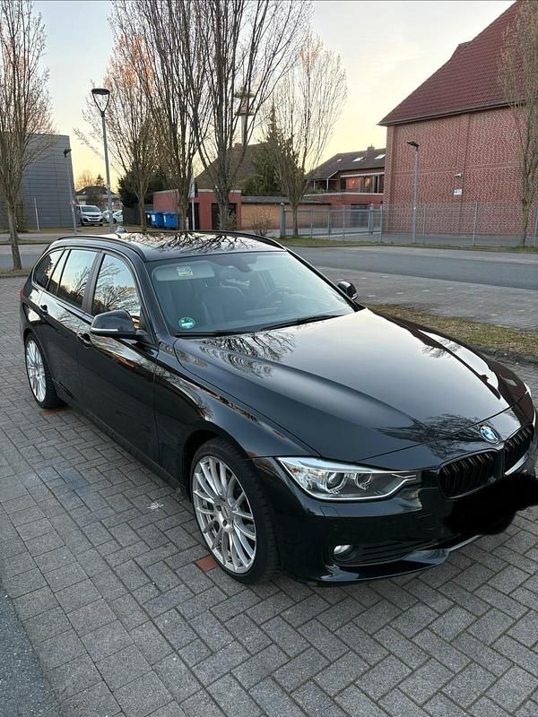 Gebraucht BMW 320 184 PS (135 kW) 2013 Schwarz Kombi