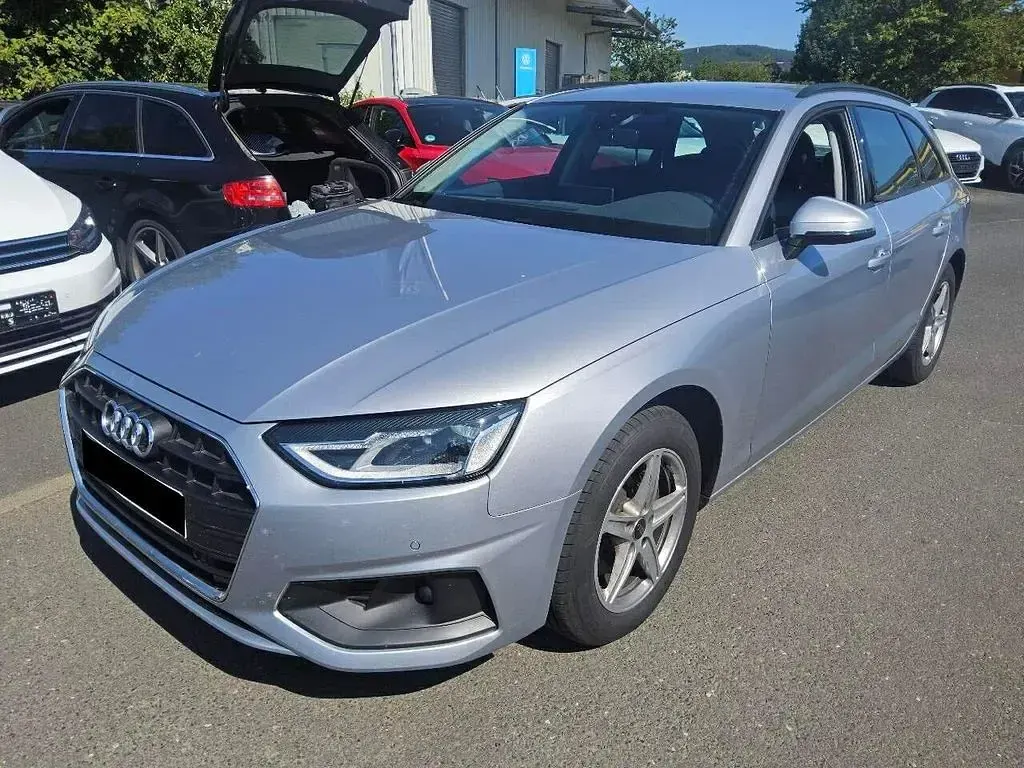 Gebraucht Audi A4 163 PS (119 kW) 2024 Florettsilber metallic Kombi