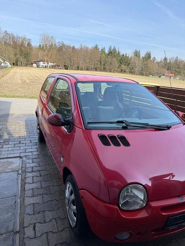 Gebraucht Renault Twingo 75 PS (55 kW) 2003 Rot Kleinwagen