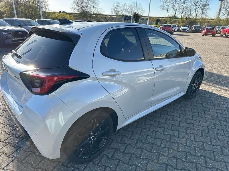 Neu Mazda 2 Homura-Line 116 PS (85 kW) 2026 Northern white pearl Kleinwagen