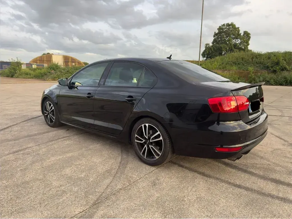 Gebraucht VW Jetta Highline 140 PS (102 kW) 2012 Schwarz Limousine