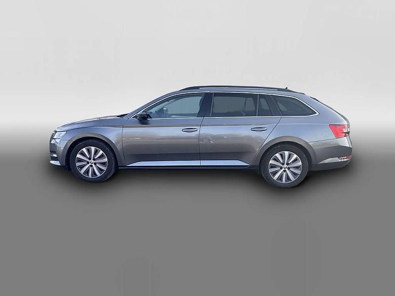 Usata Skoda Superb 200 CV (147 kW) 2022 Grigio Station wagon