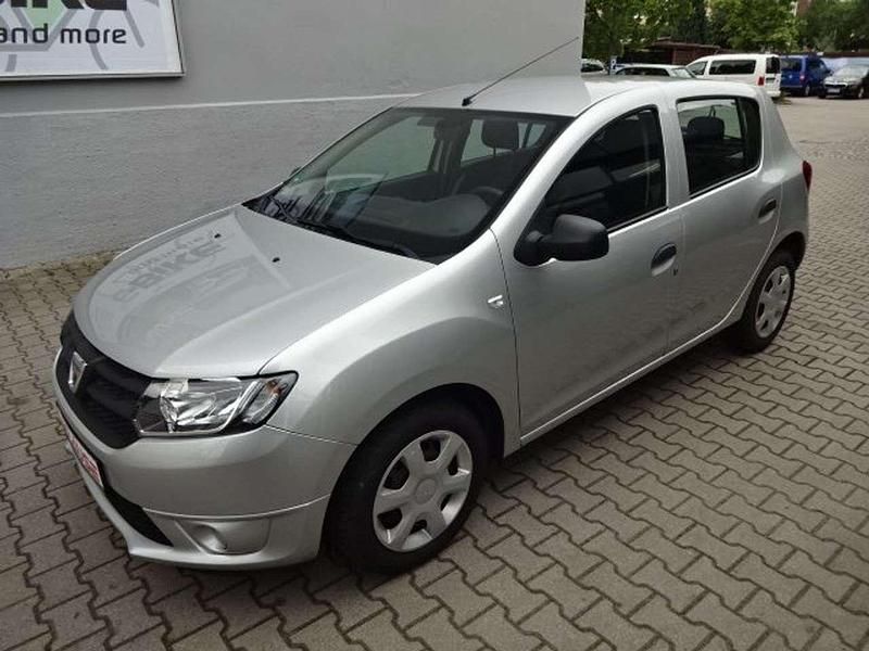 Gebraucht Dacia Sandero 90 PS (66 kW) 2016 Silbermetallic Kleinwagen
