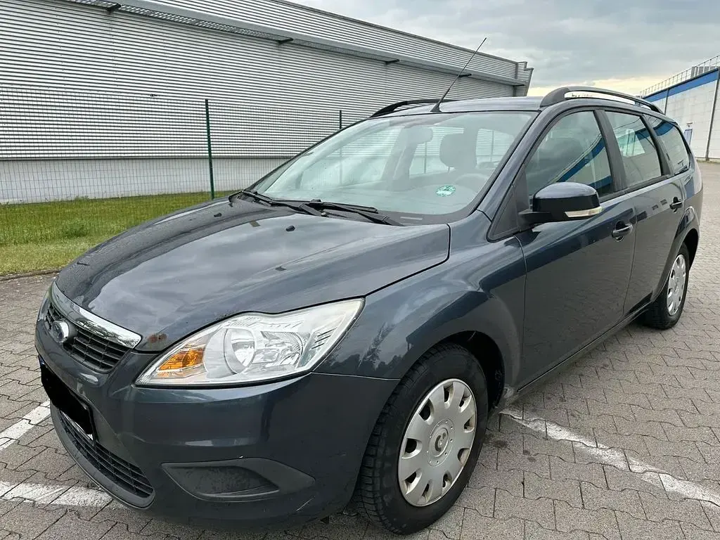 Używany Ford Focus 101 KM (74 kW) 2011 Czarny Sedan/Limuzyna