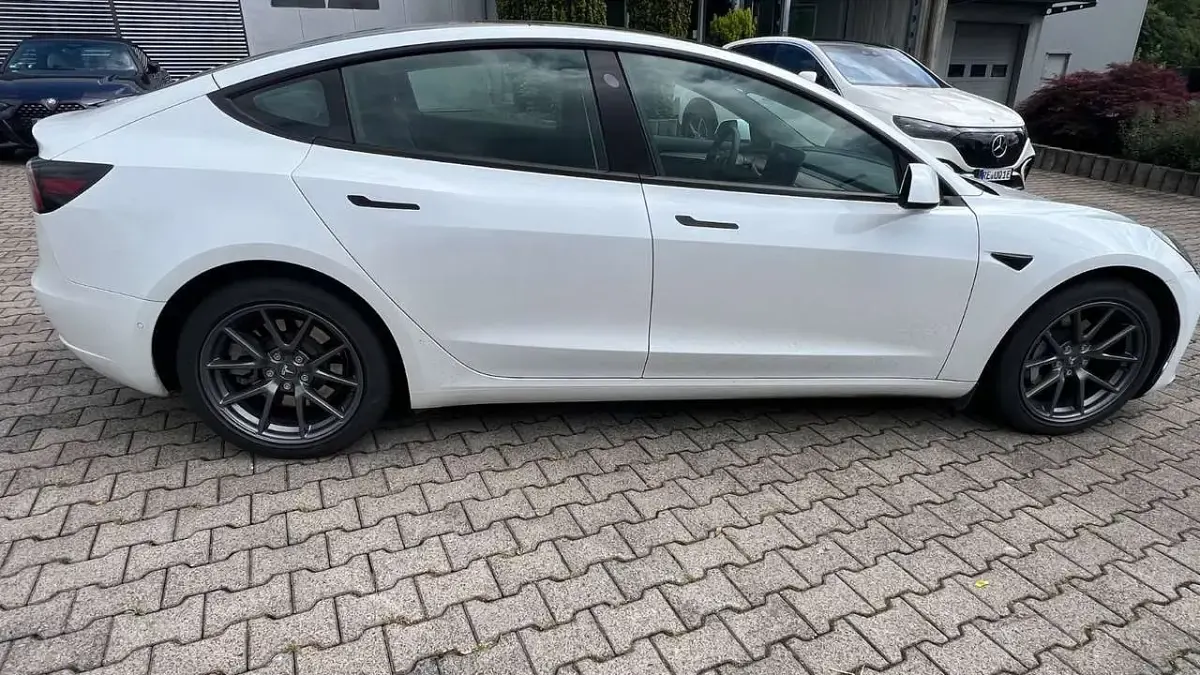 Gebraucht Tesla Model 3 324 kW (441 PS) 2022 Weiß Limousine