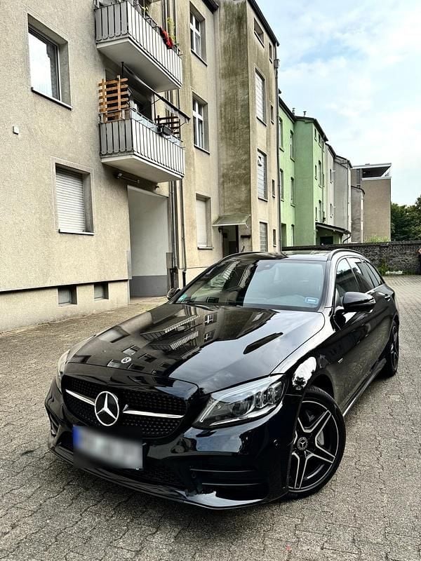 Schwarz Gebraucht 2021 Mercedes C300 Edition Kombi | 26.500 € (Guter Preis) - Bild 1/4