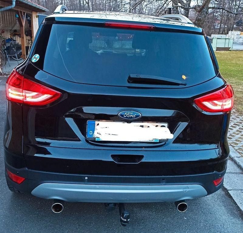 Gebraucht Ford Kuga Titanium 179 PS (131 kW) 2016 Schwarz SUV
