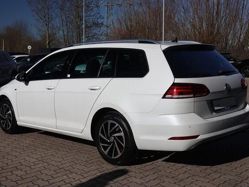 Gebraucht VW Golf VII Join 125 PS (91 kW) 2018 Oryxweiß perlmutteffekt Kombi