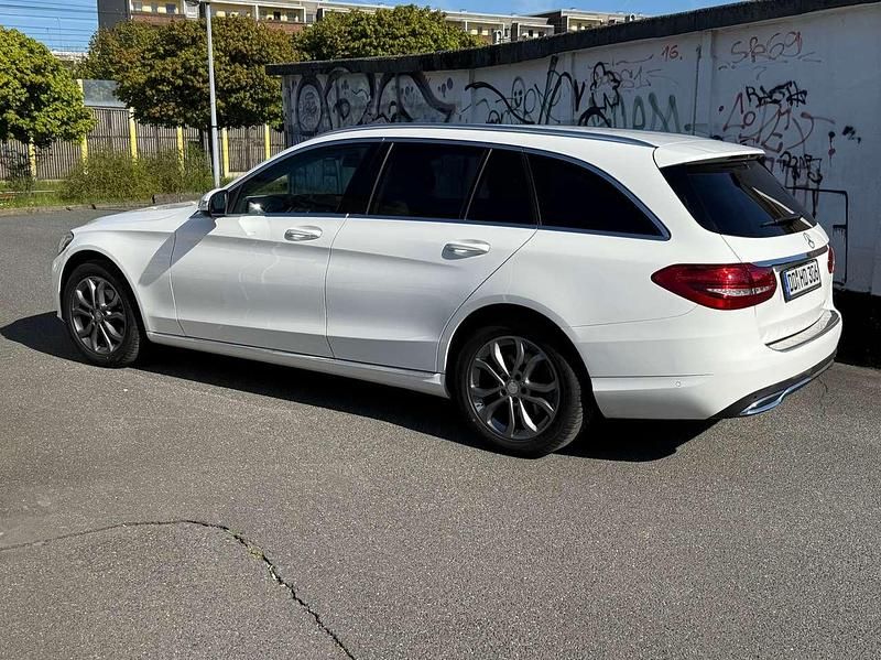 Second-hand Mercedes C180 Avantgarde 156 CP (114 kW) 2015 Alb Break