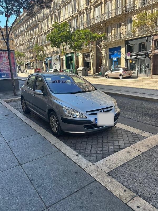 Gebraucht Peugeot 307 109 PS (80 kW) 2003 Silber Limousine