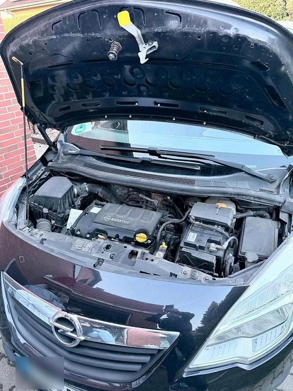 Gebraucht Opel Meriva 100 PS (73 kW) 2011 Schwarz Van / Kleinbus