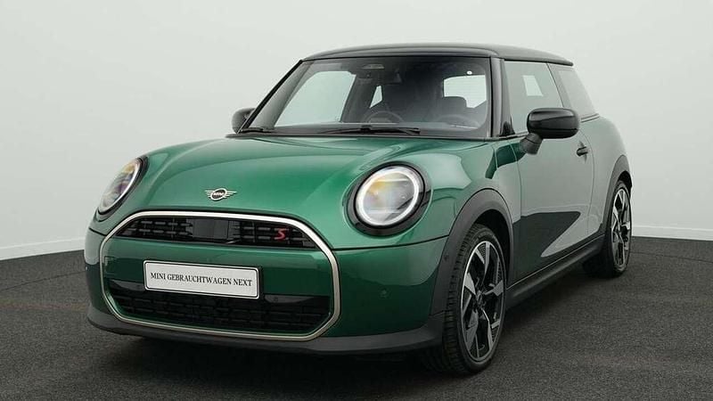 Gebraucht Mini Cooper S Favoured 204 PS (150 kW) 2024 Other Kleinwagen
