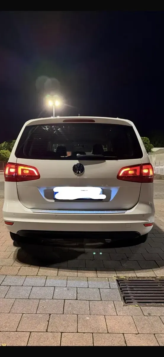 Gebraucht VW Sharan 170 PS (125 kW) 2011 Weiß Van / Kleinbus