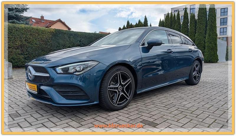 Blau Gebraucht 2021 Mercedes CLA200 Shooting Brake AMG Kombi | 29.990 € (Guter Preis) - Bild 1/4