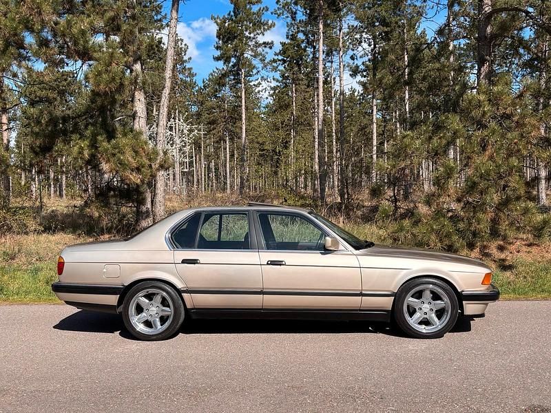 Gebraucht BMW 730 188 PS (138 kW) 1992 Beige Limousine